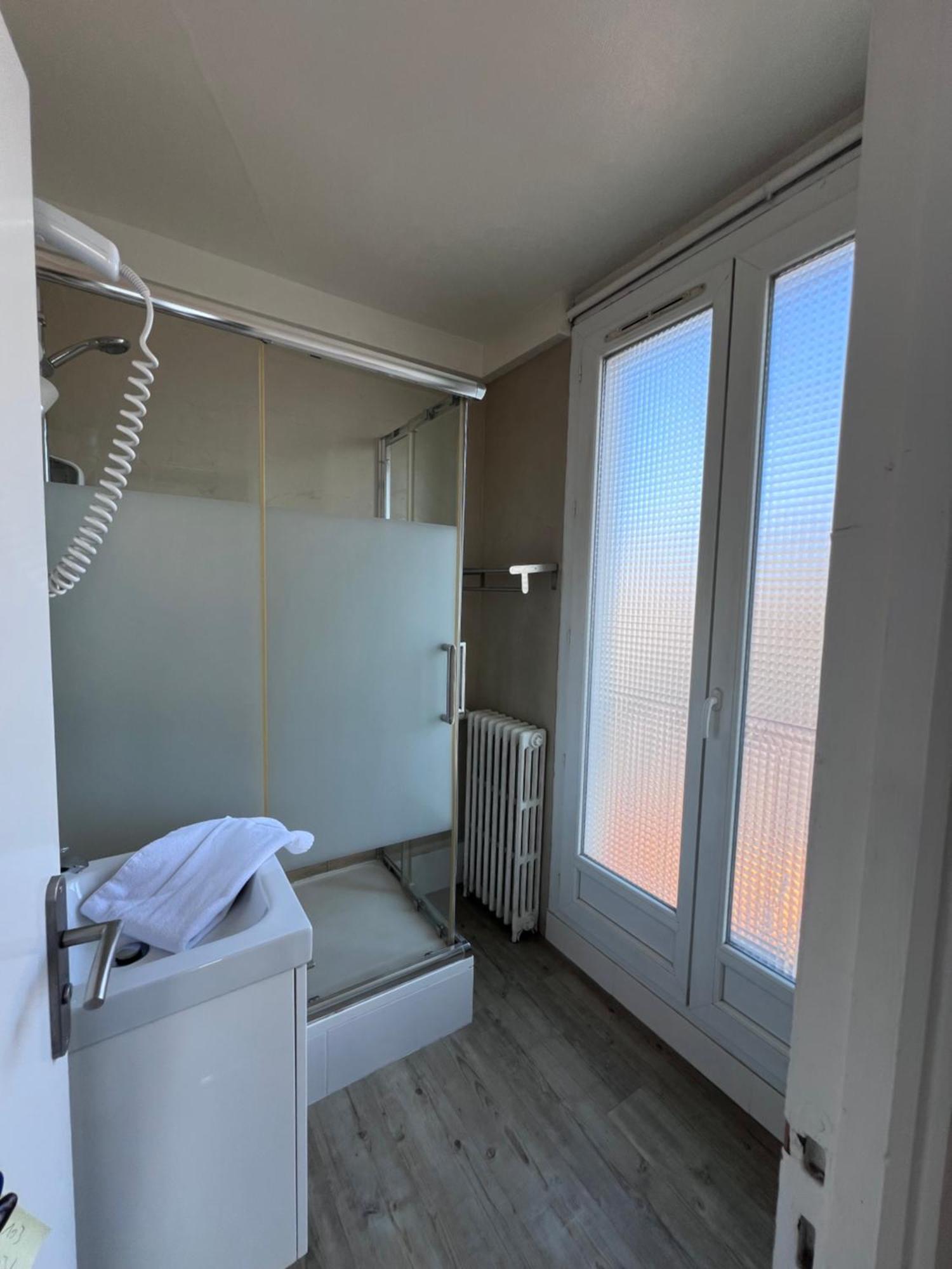 Hotel De l'Univers Caen Buitenkant foto