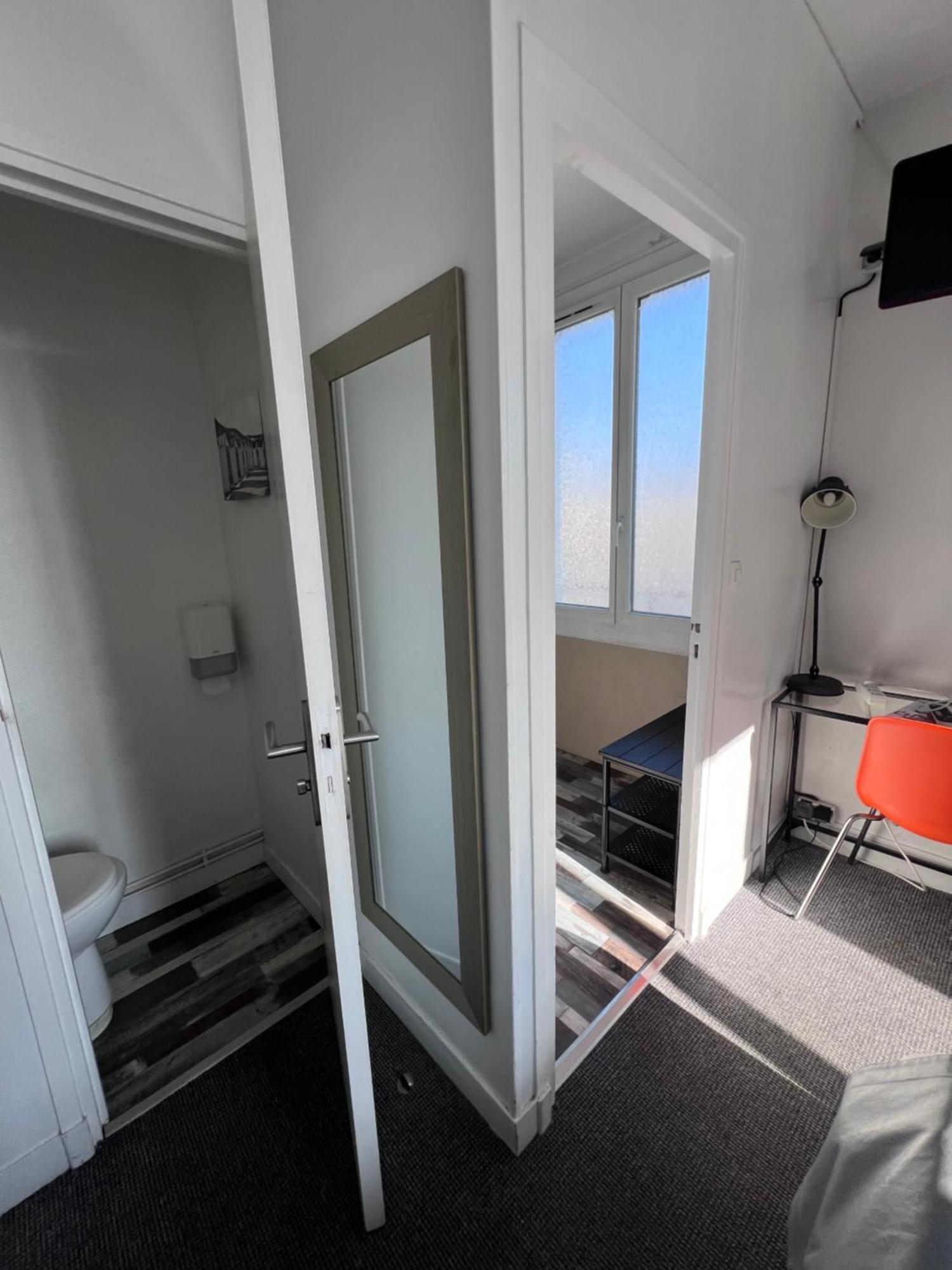 Hotel De l'Univers Caen Buitenkant foto